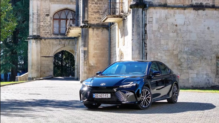 Զգացմունքային, անհատական ու սպորտային․ Toyota-ն ներկայացրել է նոր սերնդի Camry-ն
