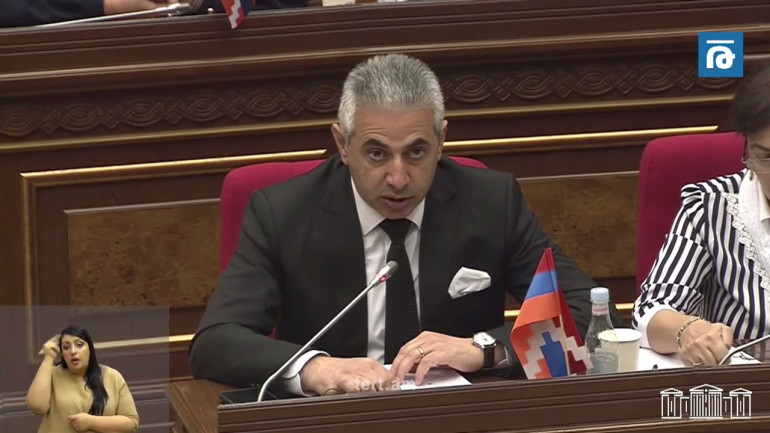 Եթե մեծ գործ եք անում, ինչպե՞ս է,որ վարչապետի և ԿԳՄՍ նախարարի երեխաները դրսում են սովորում.Էդգար Ղազարյանը՝ փոխնախարարին