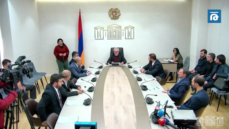 Աննա Հակոբյանի համար 145 հազար դոլար արժողությամբ ծառայողական նոր մեքենա է գնվել, 2 տարի առաջվա ջիպն այդքան մաշվե՞լ էր. Մանուկյանը՝ ՊՊԾ պետի տեղակալին