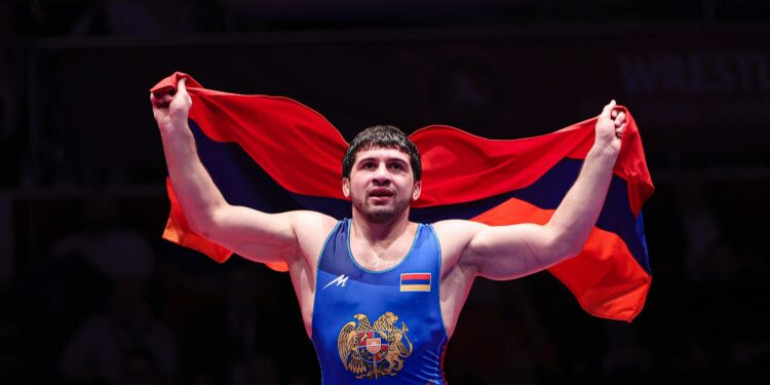 Նա արդեն Եվրոպայի 5-ակի չեմպիոն է․ Ըմբշամարտի միջազգային ֆեդերացիան՝ Մալխաս Ամոյանի հաղթանակի մասին (տեսանյութ) Նա արդեն Եվրոպայի 5-ակի չեմպիոն է․ Ըմբշամարտի միջազգային ֆեդերացիան՝ Մալխաս Ամոյանի հաղթանակի մասին (տեսանյութ)
