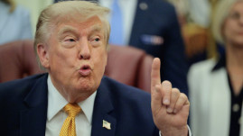 Трамп пригрозил ударить по Оману в случае продолжения переговоров с Ираном по контролю над Ормузом Трамп пригрозил ударить по Оману в случае продолжения переговоров с Ираном по контролю над Ормузом