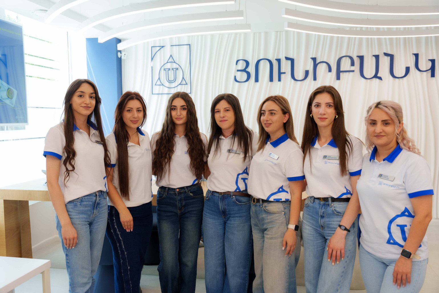 Յունիբանկի վերանվանված «Թումանյան» մասնաճյուղը բացվել է նոր հասցեում (լուսանկարներ) Յունիբանկի վերանվանված «Թումանյան» մասնաճյուղը բացվել է նոր հասցեում (լուսանկարներ)