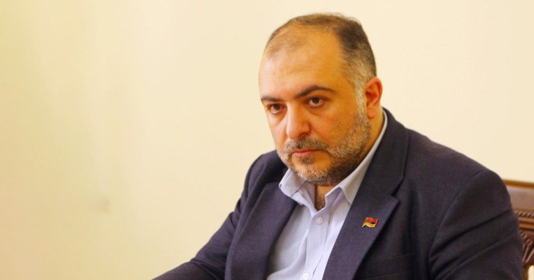 Ոչ մի տարաձայնություն չկա, լիազորություններս դադարեցվել են իմ դիմումի համաձայն, ավելի հետաքրքիր պետական պրոյեկտում եմ ներգրավվելու. Վահագն Թևոսյան Ոչ մի տարաձայնություն չկա, լիազորություններս դադարեցվել են իմ դիմումի համաձայն, ավելի հետաքրքիր պետական պրոյեկտում եմ ներգրավվելու. Վահագն Թևոսյան