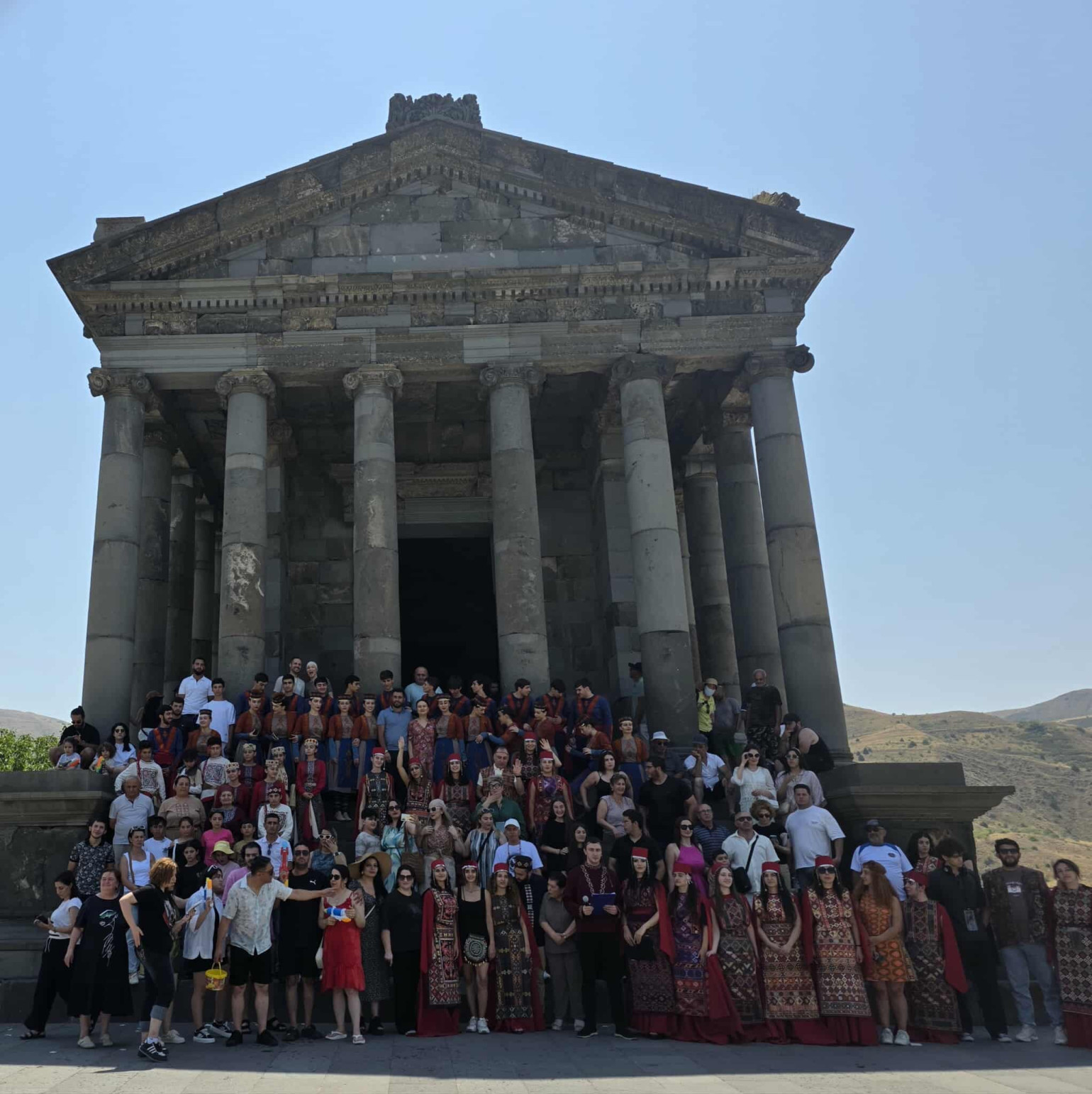Վարդավառ փառատոնը՝ մշակութային ժառանգության և երիտասարդության ինքնադրսևորման կենդանի հարթակ. Ատոմ Մխիթարյան (լուսանկարներ) Վարդավառ փառատոնը՝ մշակութային ժառանգության և երիտասարդության ինքնադրսևորման կենդանի հարթակ. Ատոմ Մխիթարյան (լուսանկարներ)