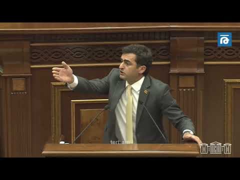 «Մեզ ասում են՝ ինչո՞ւ են այս անհայրենիքները դեռ իշխանության», «մեզ էլ ասում են՝ ձեր հոր հայրը թnւրք է, անունն էլ են տալիս». թեժ վեճ ու ծեծկռտnւք՝ ԱԺ-ում