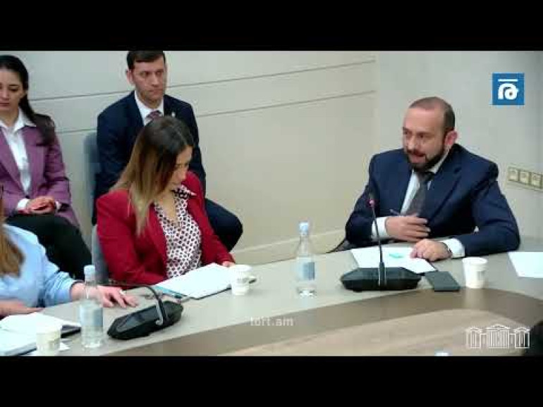 «ՀՀ-ին պետք է խաղաղություն, ժողովրդին հիմար բաներով չխաբե՛ք». «Հիմար բաներով խաբելը ո՞րն է». վիճաբանություն՝ ԱԺ-ում