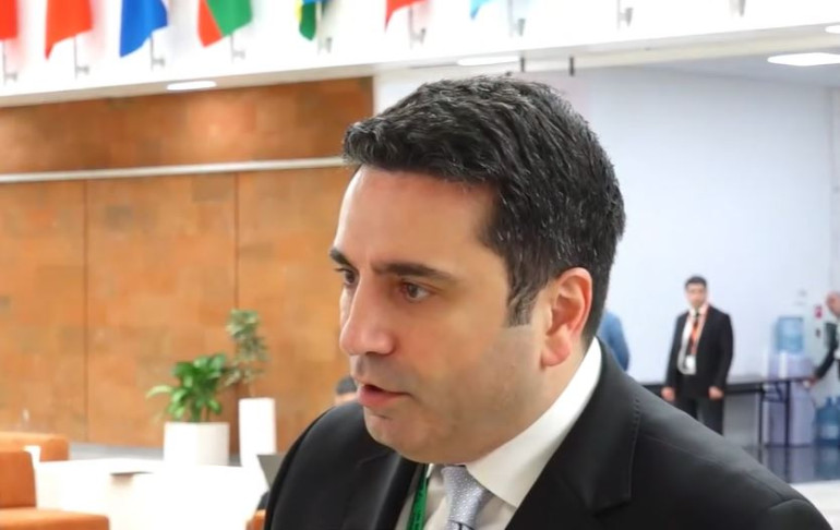 Ես առիթ ունեցա Ադրբեջանի նախագահին ասելու, որ երբ խոսում ենք խաղաղության մասին, դրանում կարևոր դեր է խաղում նաև ինքը. նա լսեց և ասաց՝ «լավ, բարի». Ալեն Սիմոնյան Ես առիթ ունեցա Ադրբեջանի նախագահին ասելու, որ երբ խոսում ենք խաղաղության մասին, դրանում կարևոր դեր է խաղում նաև ինքը. նա լսեց և ասաց՝ «լավ, բարի». Ալեն Սիմոնյան
