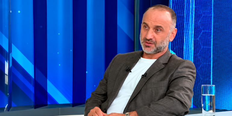 Ցավեցրին այդ տղային ու հիասթափեցրին․ Մելիքյանը՝ Մխիթարյանի հեռանալու մասին Ցավեցրին այդ տղային ու հիասթափեցրին․ Մելիքյանը՝ Մխիթարյանի հեռանալու մասին
